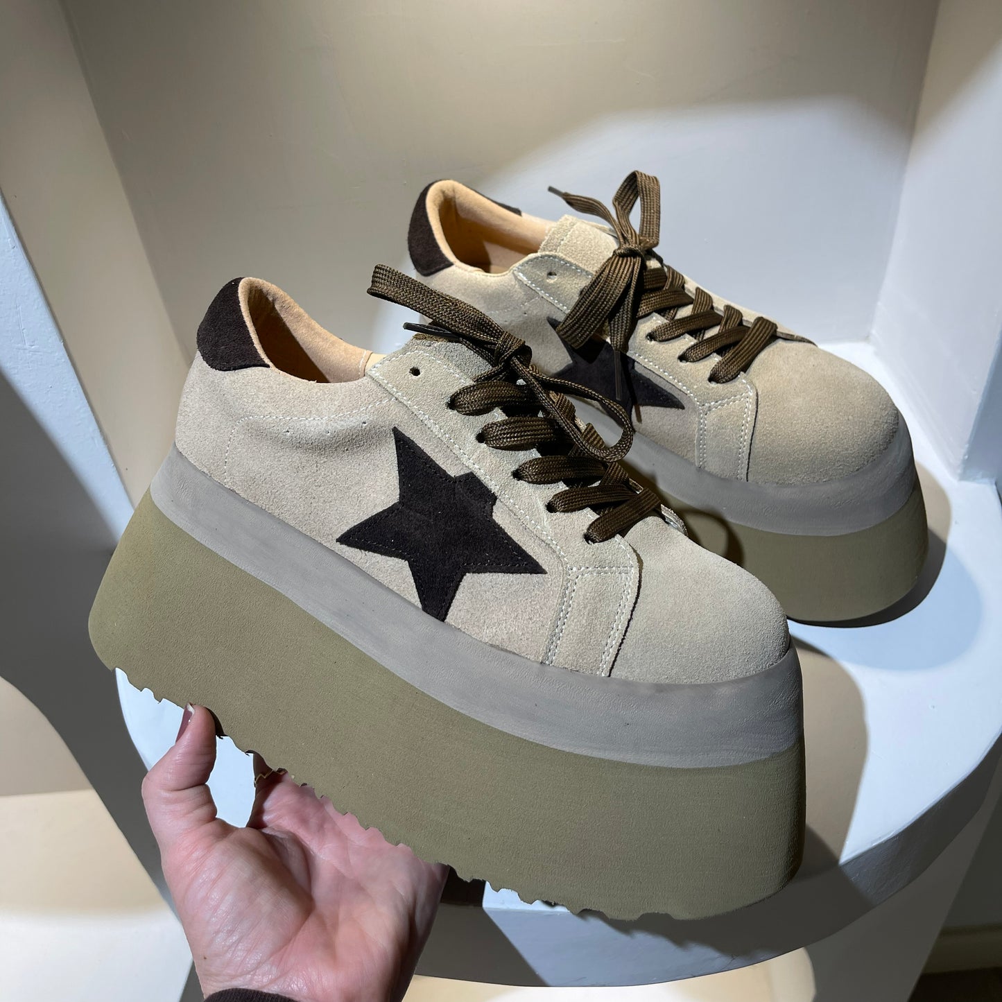 Tenis Astra
