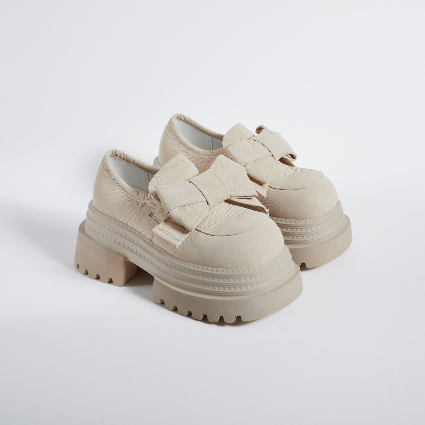 Mocasin Ivory Bold