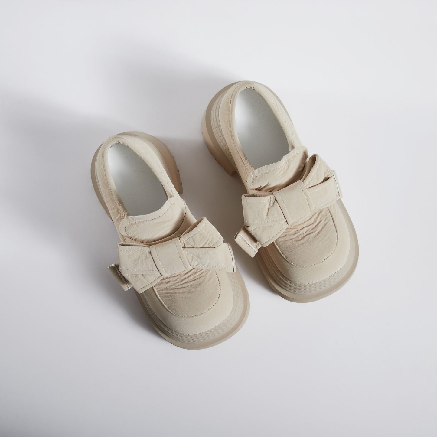 Mocasin Ivory Bold